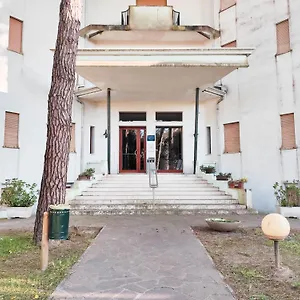  Apartment Ariston Fronte Mare