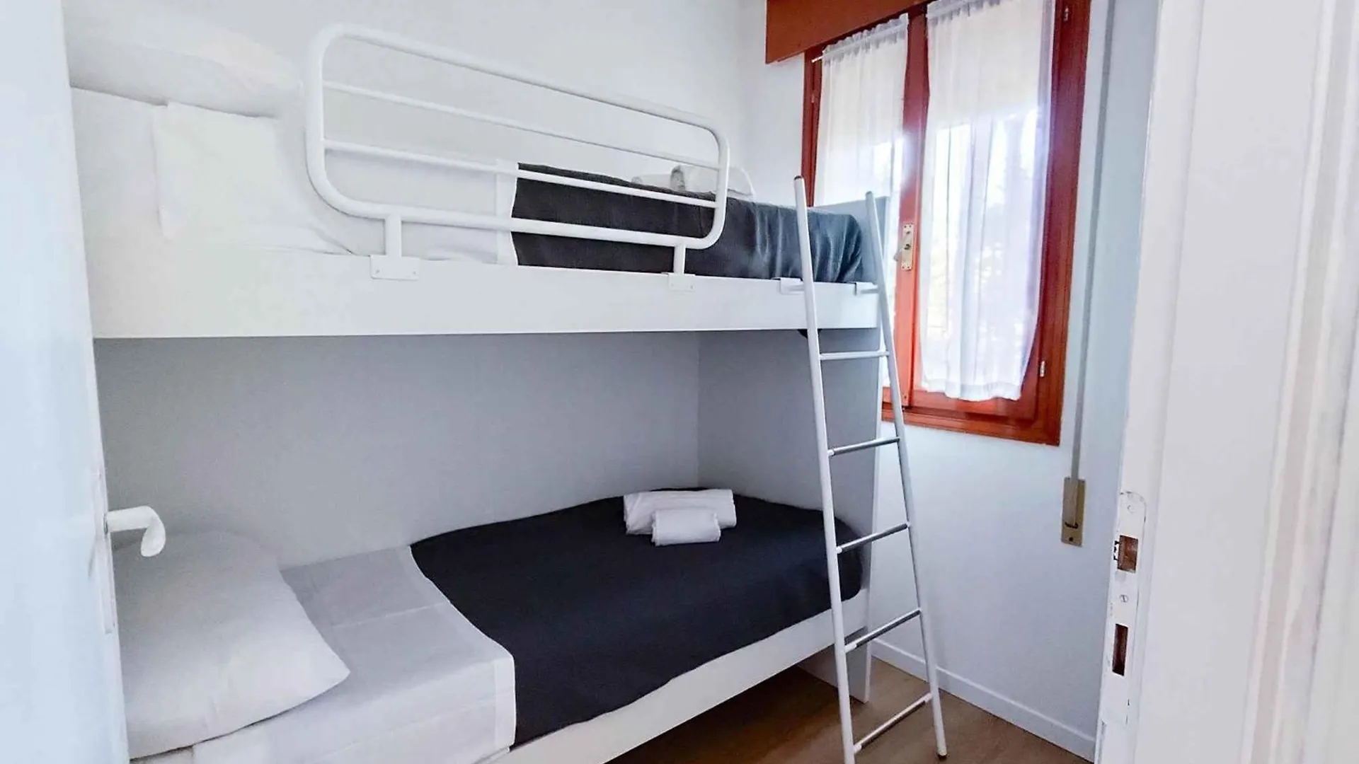 Apartment In Lido Di Jesolo 24800 0*,  Italia